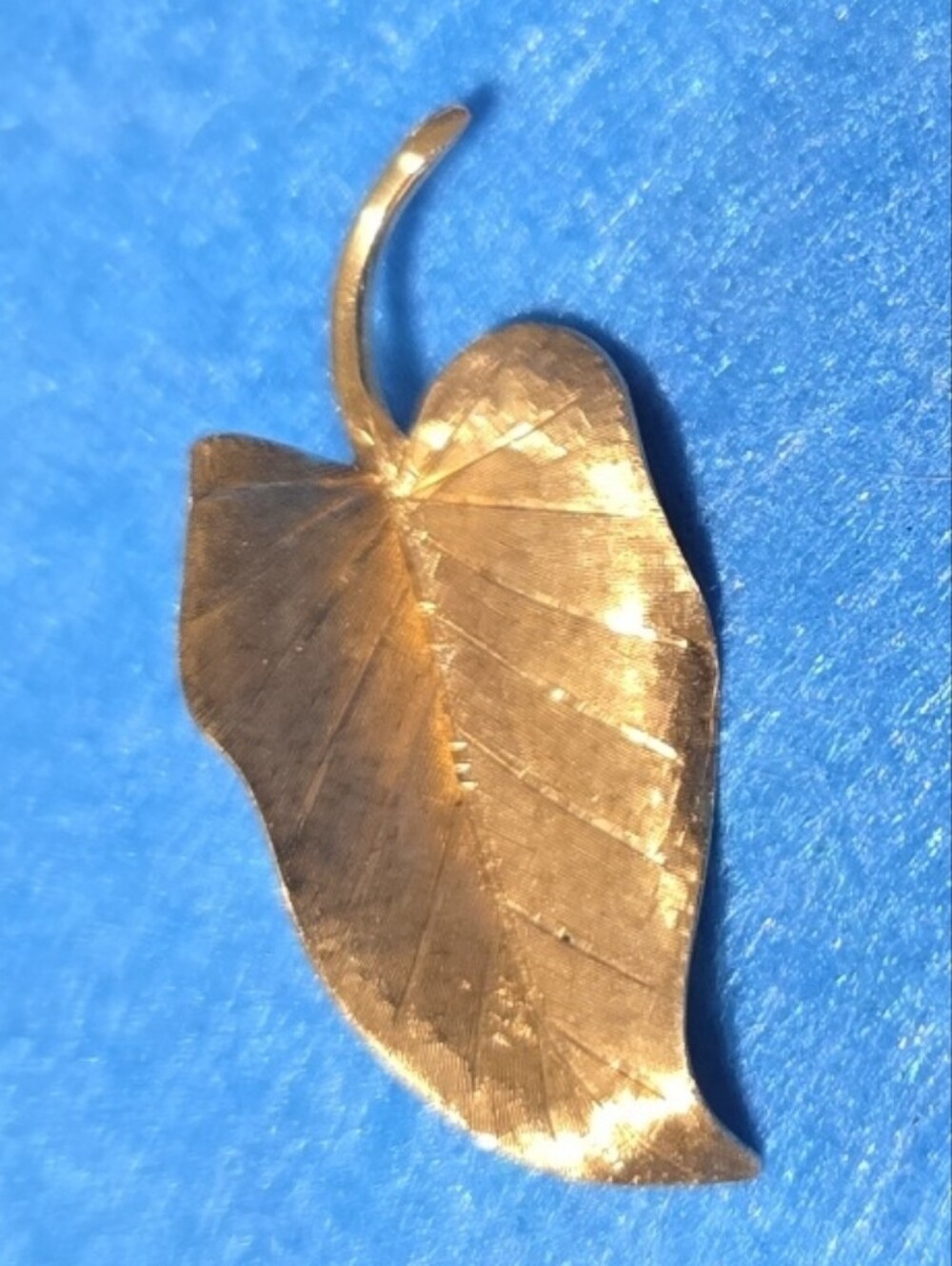 14K Vintage Gold Leaf-Shaped Brooch Pin